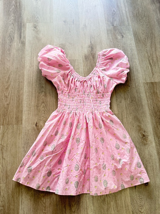 Jacquie the label Dresses & Skirts - jacquie the label pink tennis racket print puff sleeve smocked mini dress small